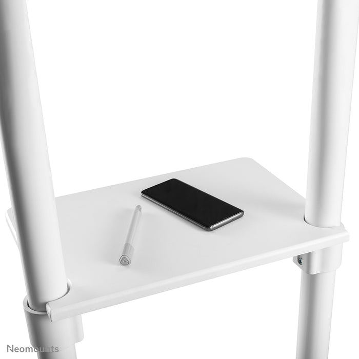 NS-M1250WHITE is een verrijdbaar meubel voor flat screens t/m 70 inch (178 cm). Incl. laptop plateau - Wit